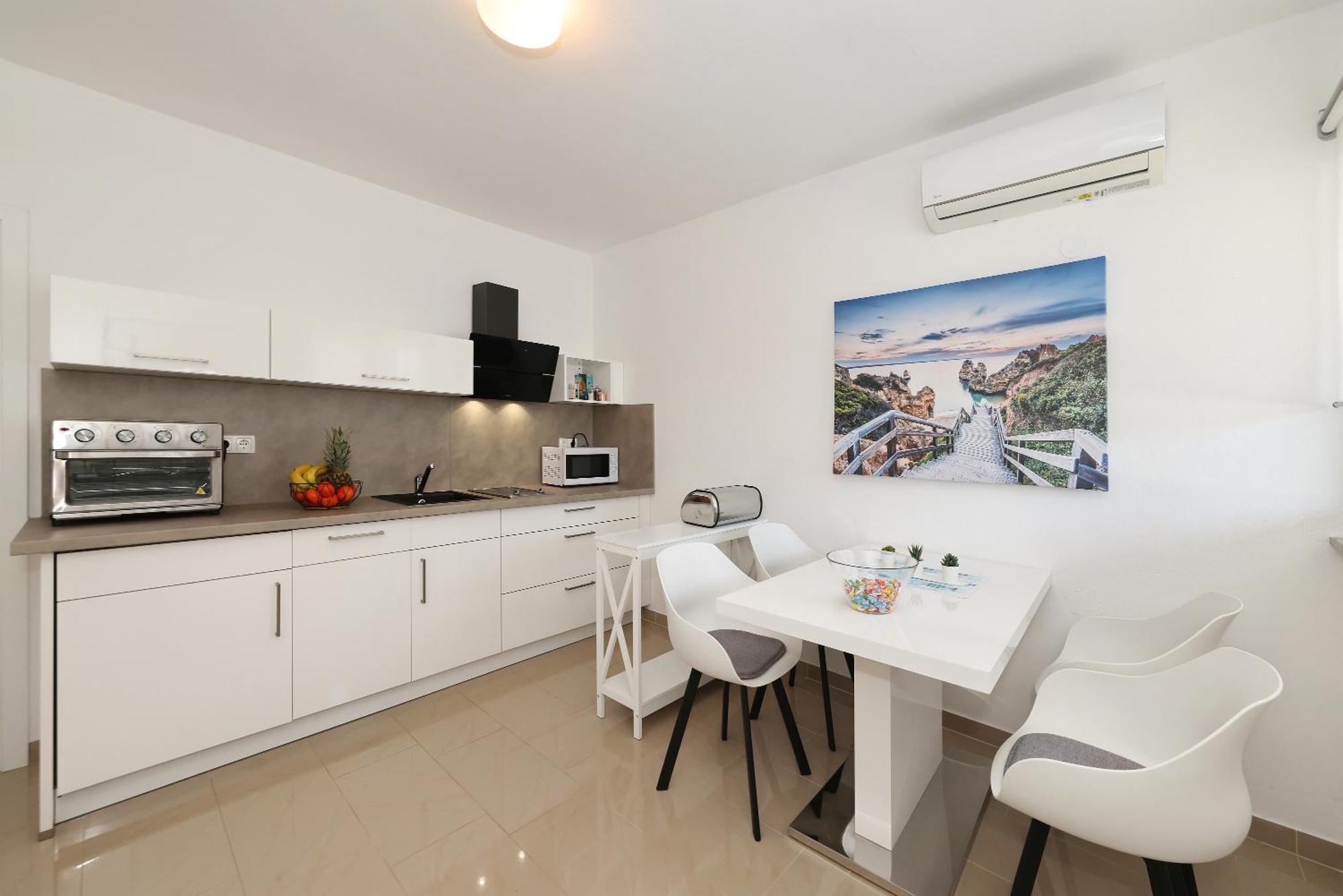 Apartments Rosini, 300M From The Beach With Shared Tavern And Bikes, Nin Dış mekan fotoğraf